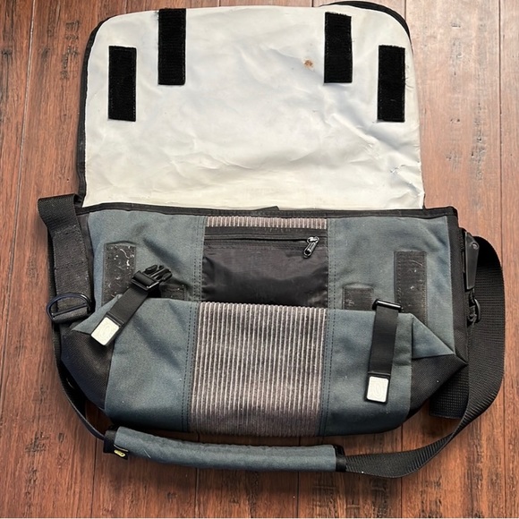 Timbuk2 Messenger Bag - Picture 2 of 6